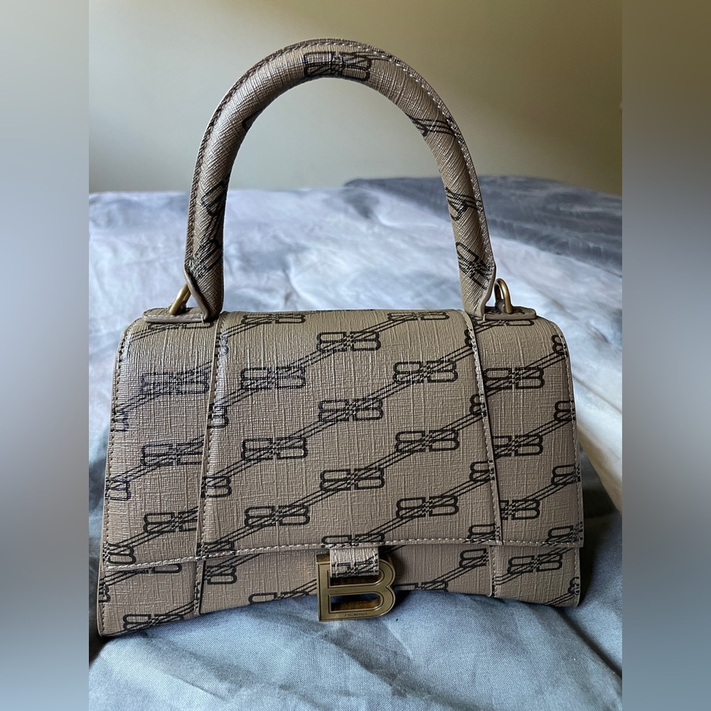 Balenciaga
BRAND NEW - Hourglass Small Handbag BB Monogram Coated Canvas